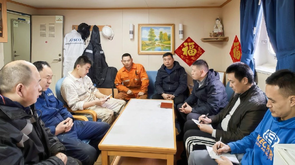 共筑安全防線，傳遞新春溫暖—— 江蘇遠洋所屬散貨公司對“江遠永州”輪開展安全檢查與春節(jié)慰問活動