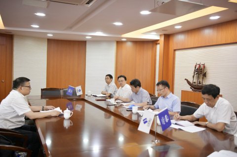 公司黨委傳達貫徹省港口集團黨委“講政治、守紀律”專題會議精神