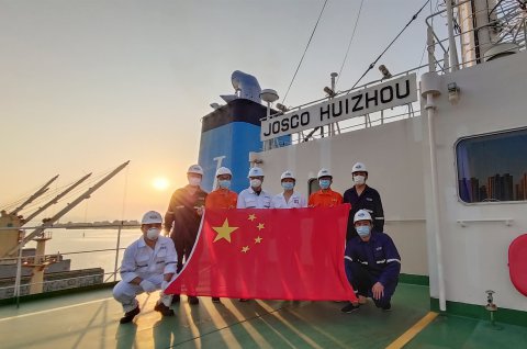 江蘇遠(yuǎn)洋黨委向每一位堅(jiān)守崗位的江蘇遠(yuǎn)洋人致敬！