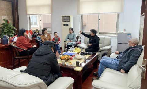 江蘇遠洋船員、家屬齊聚服務(wù)站——其樂融融話新年，心里牽掛“敬業(yè)的你”